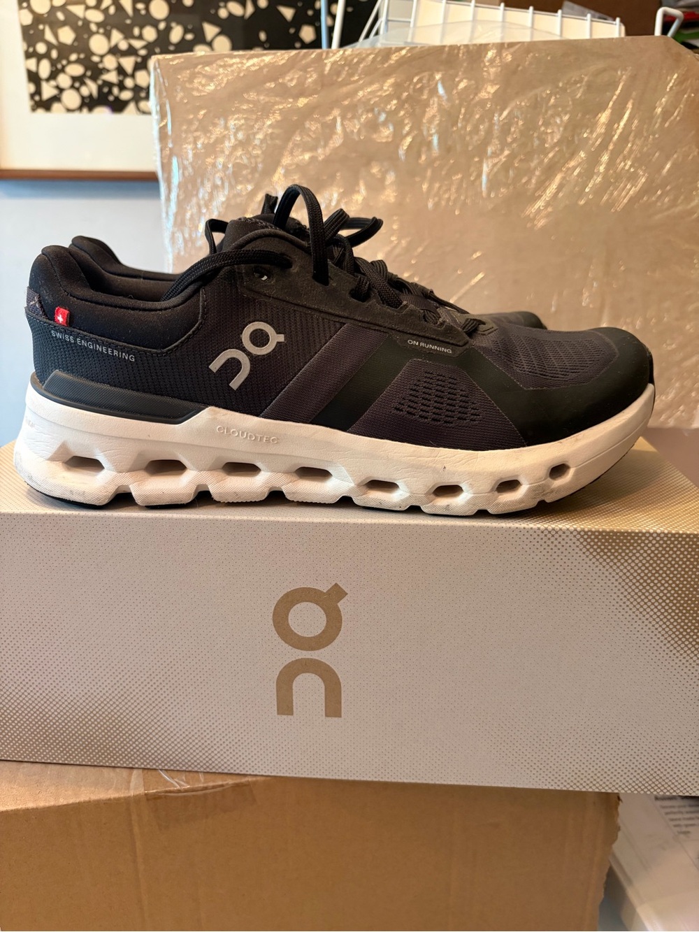 On Running Cloudswift Black and Gray Athletic Shoes